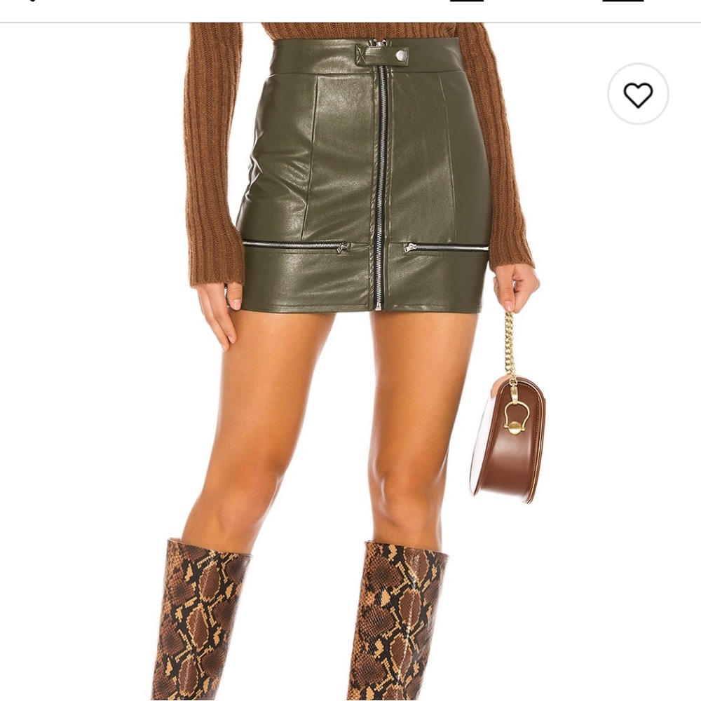 Leather skirt in olive